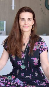 Photo of Maria Roa smiling. 
